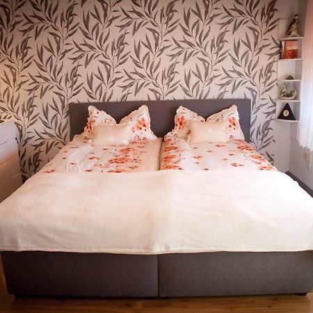 Apartament Gaestezimmer Im Gruenen Haus Thum Zewnętrze zdjęcie