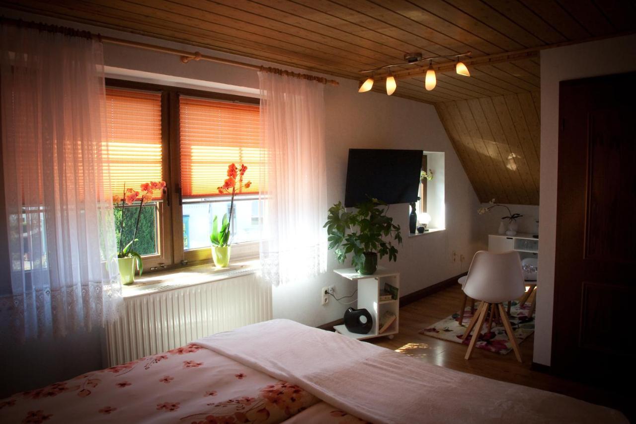 Apartament Gaestezimmer Im Gruenen Haus Thum Zewnętrze zdjęcie
